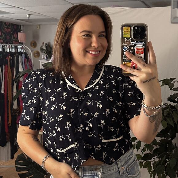 Vintage Navy Floral Cropped Short Sleeve Top Size 12 - Picture 1 of 6